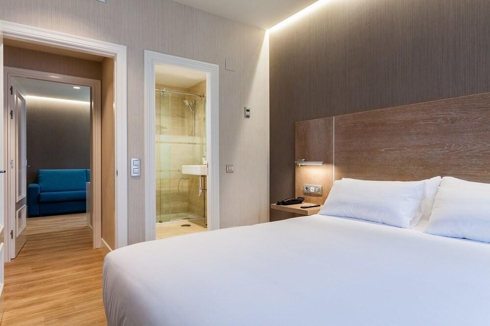 Hotel Nh Oviedo Principado Zewnętrze zdjęcie