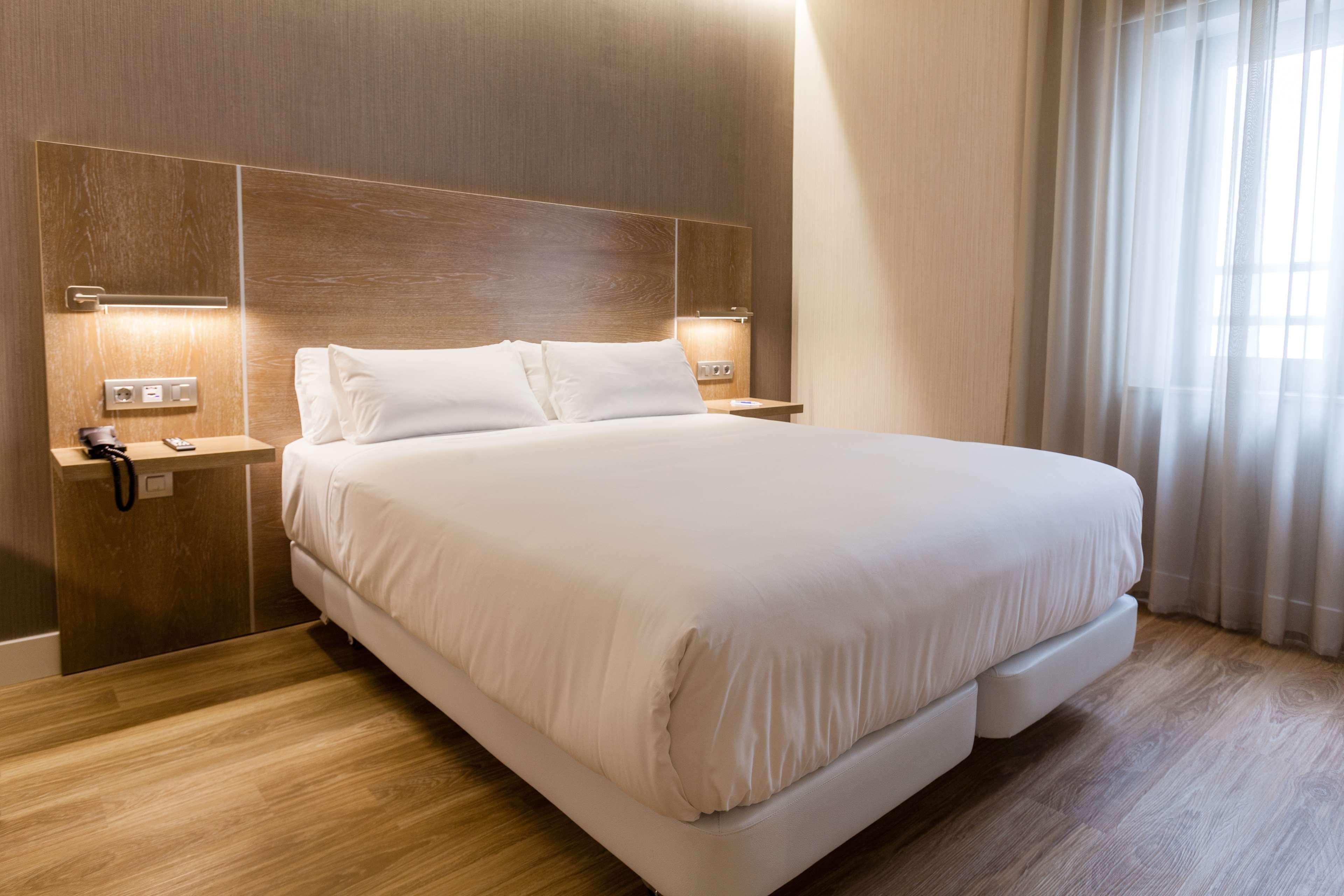 Hotel Nh Oviedo Principado Zewnętrze zdjęcie