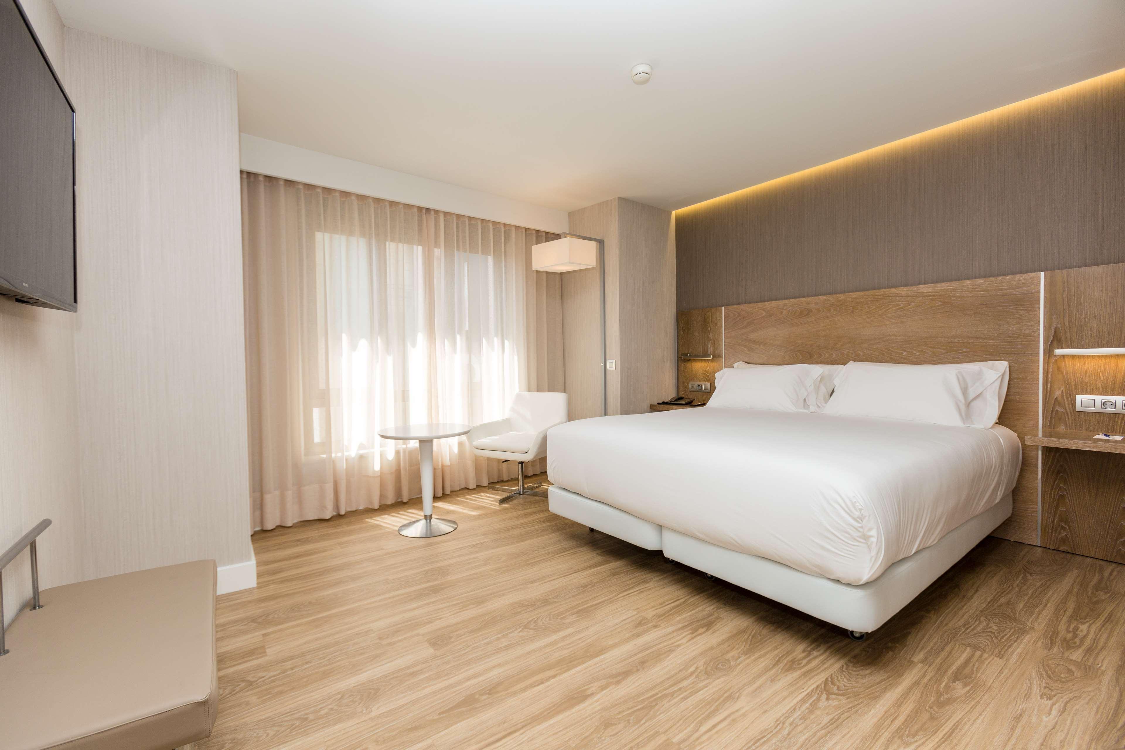 Hotel Nh Oviedo Principado Zewnętrze zdjęcie