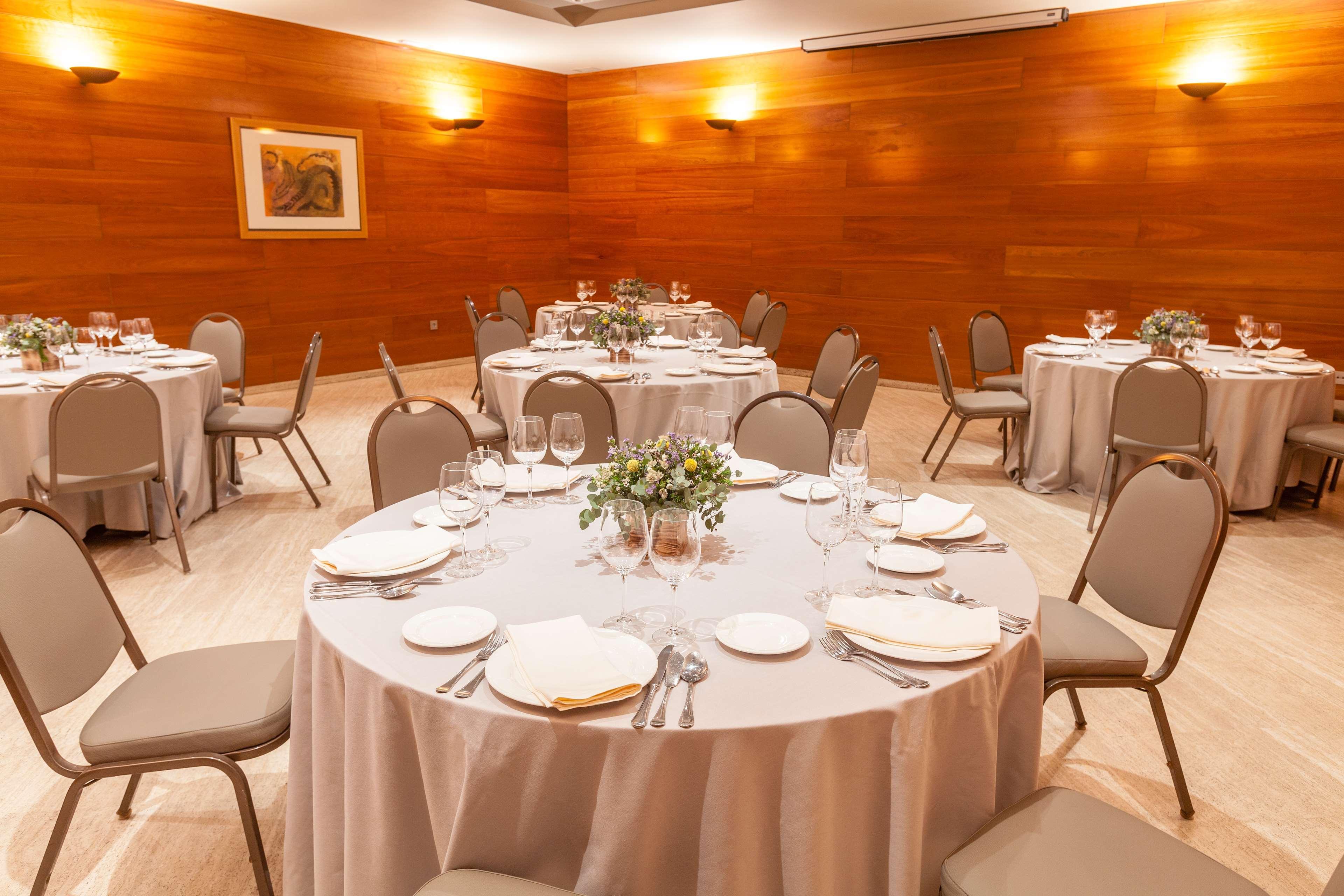 Hotel Nh Oviedo Principado Zewnętrze zdjęcie