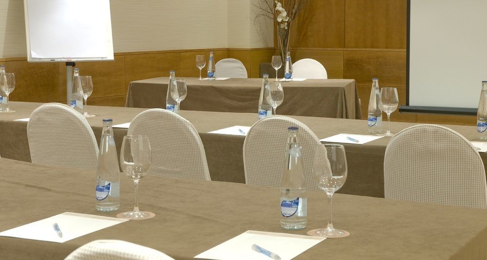 Hotel Nh Oviedo Principado Zewnętrze zdjęcie