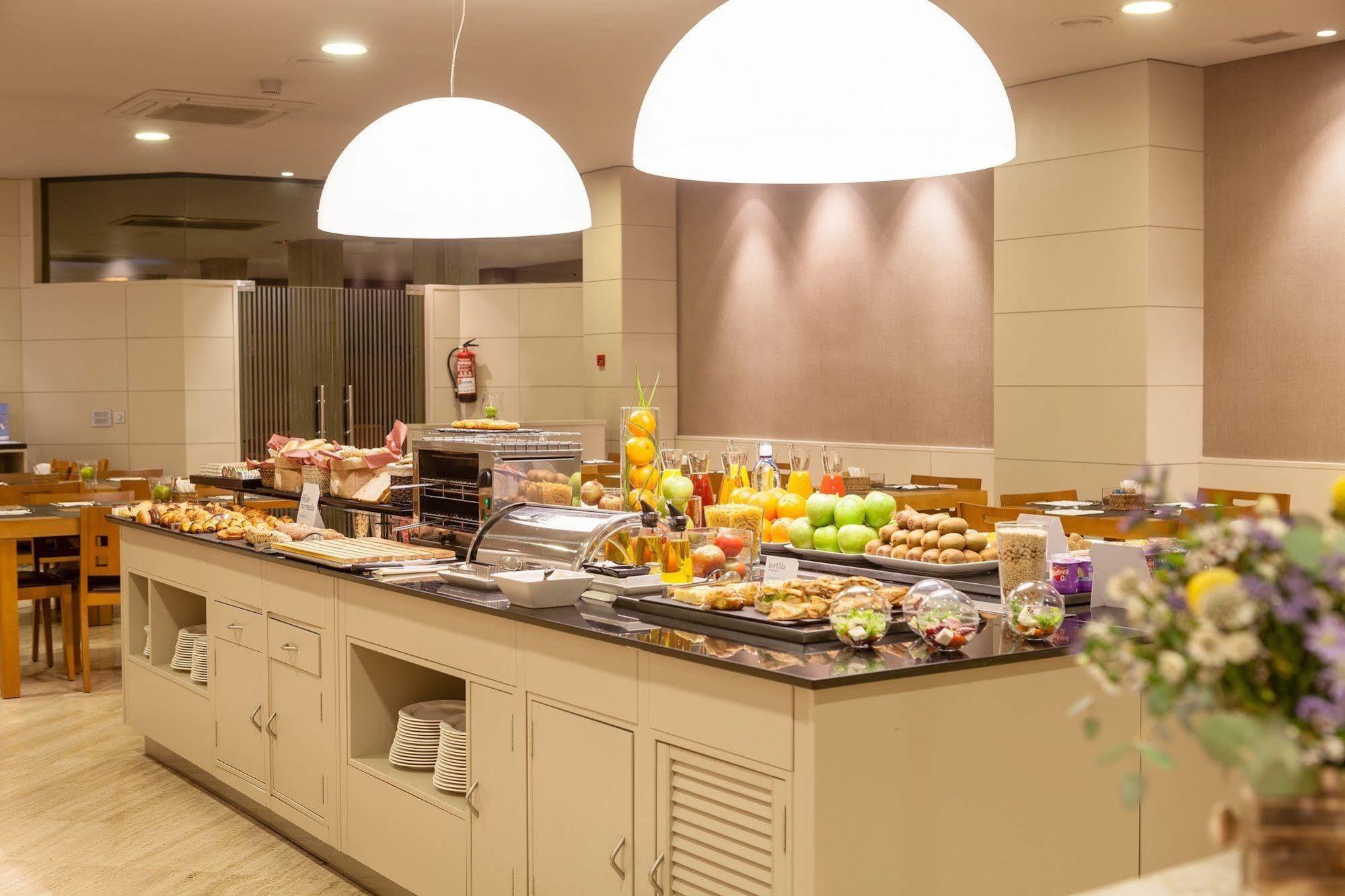 Hotel Nh Oviedo Principado Zewnętrze zdjęcie