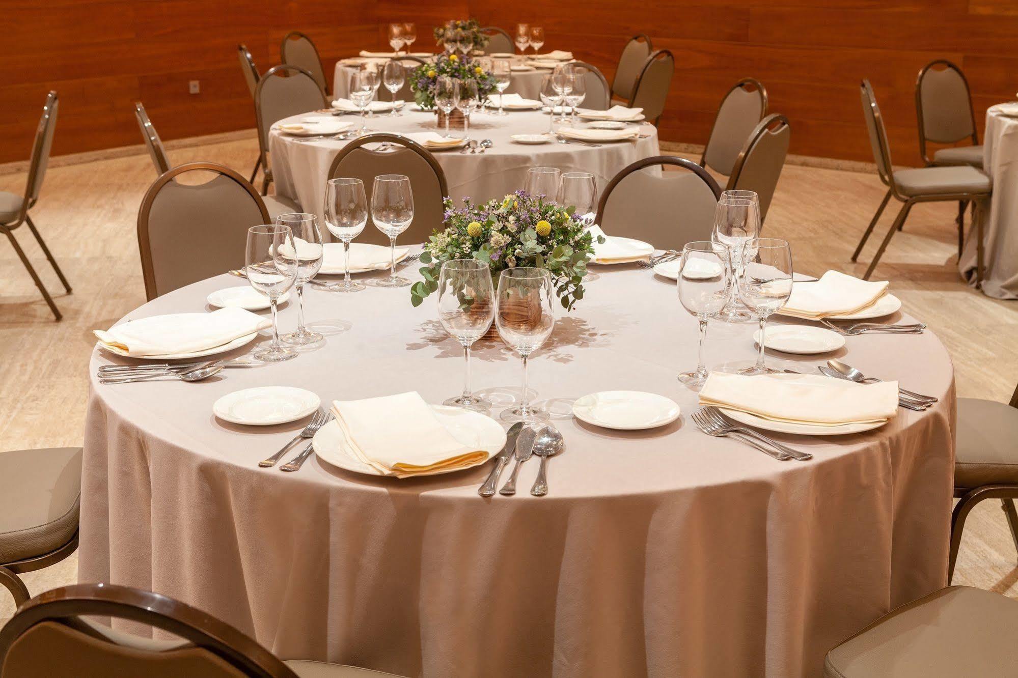 Hotel Nh Oviedo Principado Zewnętrze zdjęcie