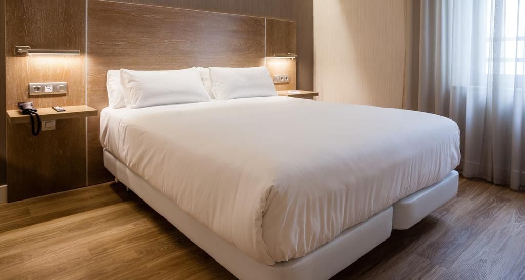 Hotel Nh Oviedo Principado Zewnętrze zdjęcie